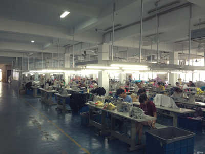 寧波市鄞州新博服飾 匠心織就時尚，創新引領服裝潮流